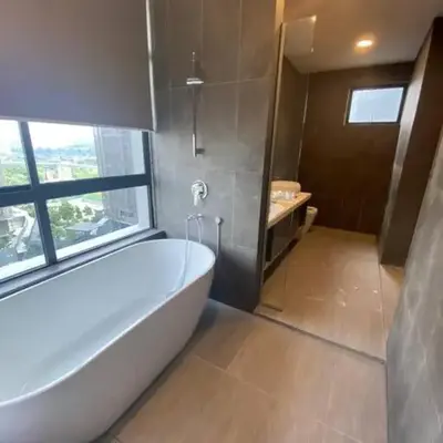 Sunflower/4r3b/klcc/1550sf/bacony/newcondo/bathtub