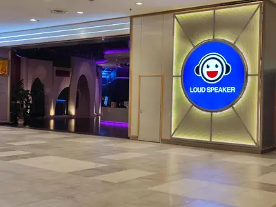a lobby with a sign on the door of a building at Datum Jelatek, Sky Ring in Kuala Lumpur