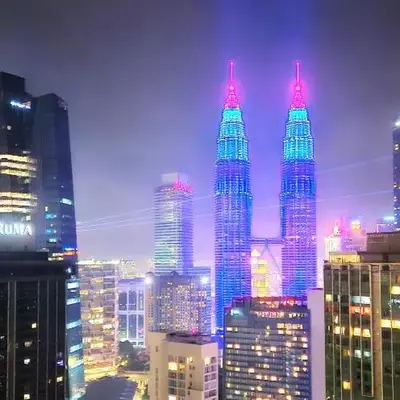8 Kia Peng Suites KLCC by Luna