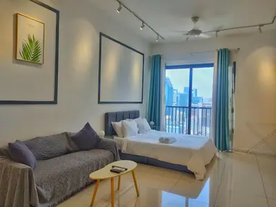 Gallery image of Chamber Residence Klcc & kl tower view with balcony in Kuala Lumpur