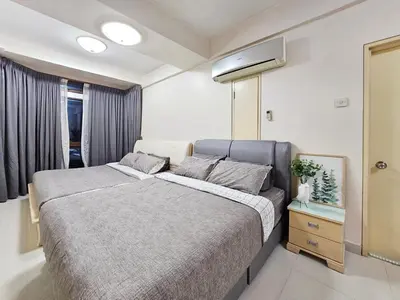 a bedroom with a large bed in a room at Bukit Bintang Fahrenheit #113 KLCC Kuala Lumpur in Kuala Lumpur