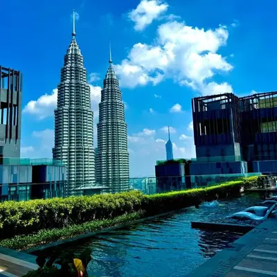 The KLCC At Star SKY Pools