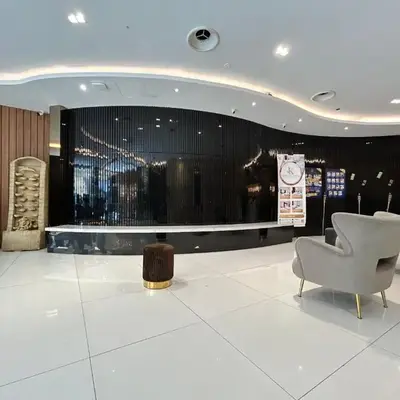 Kingston Hotel by Minsu