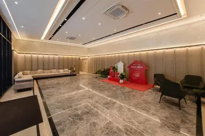 a lobby with a waiting room with couches and chairs at Agile Bukit Bintang by Avery at KLCC#5 mins to Pavilion &TRX#Garden Pool#Free Parking#中英文房东 in Kuala Lumpur