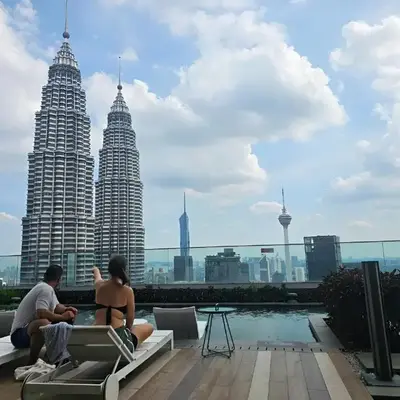 Premier Suites Twin Towers at Star Residences