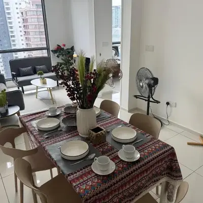 Robertson S15 KLCC Alor Street Bukit Bintang 5Pax