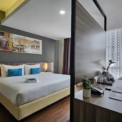 Days Hotel & Suites by Wyndham KL - Chan Sow Lin MRT or LRT