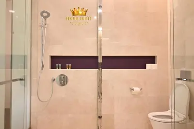 Gallery image of Crown Suites Tropicana KLCC Kuala Lumpur City Center in Kuala Lumpur