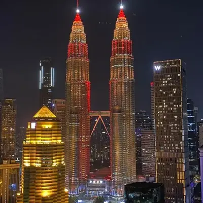 KLCC VIEW-3 BED LOVELY APARTMENTS IN KUALA LUMPUR
